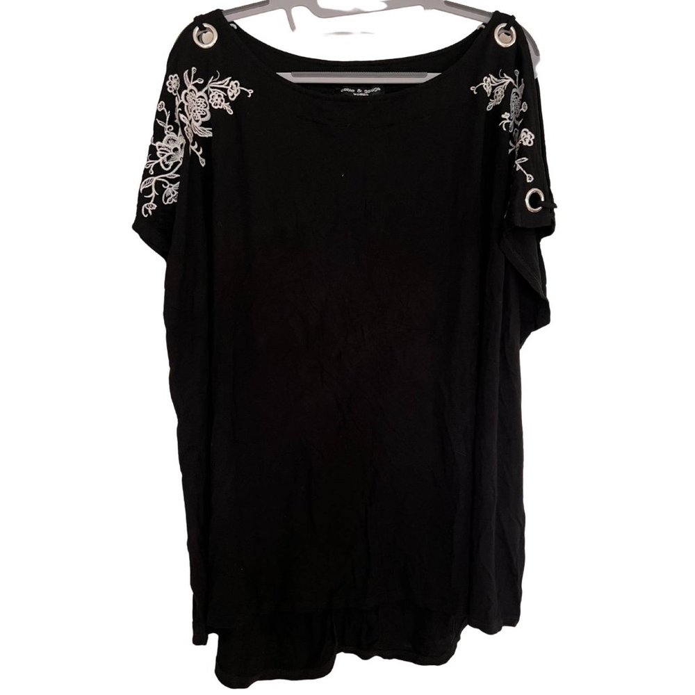 Embroidered lace black & white top 2X woman's shirt tunic Cable & Gauge
